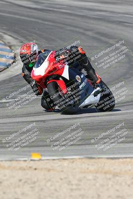 media/Dec-01-2025-Moto Forza (Mon) [[2daa91e15f]]/2-Intermediate Group/Session 2 (Turns 9 and 10)/